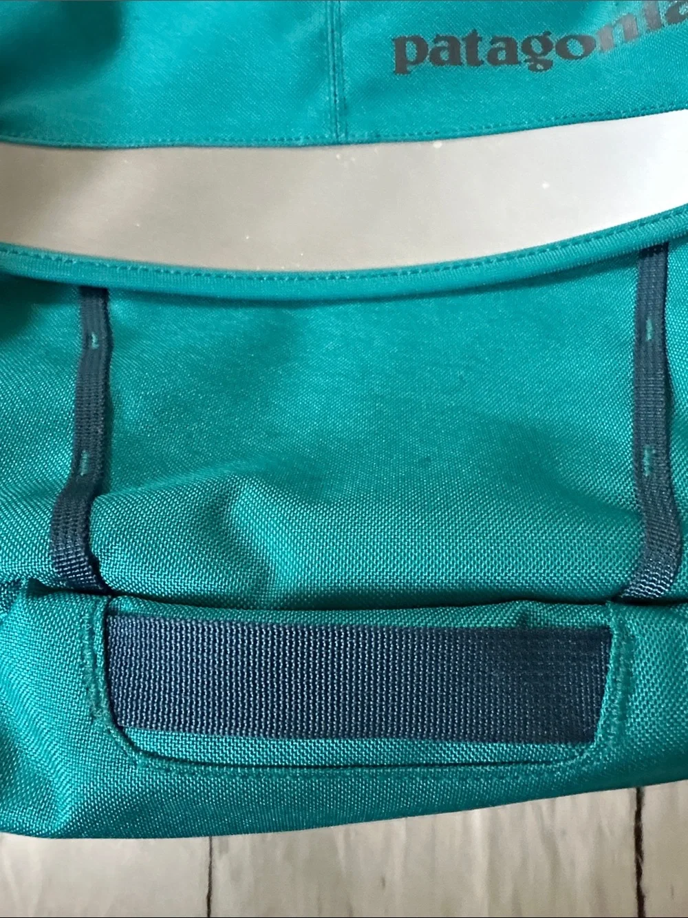 Patagonia Mini Mass Teal and Gray Messenger Bag
